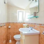 300c Apartment